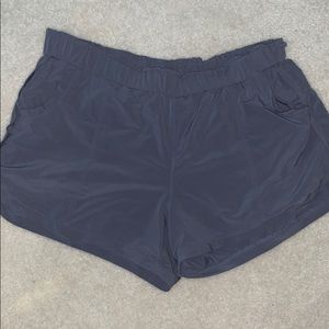 Athleta Shorts Size L